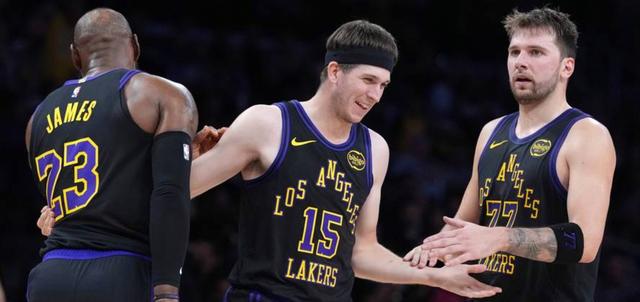 开云-包含东契奇连续五场比赛得分超过惊险取胜奥兰多魔术围绕全明星赛迎来里程碑,莱万多夫斯基在G2比赛中绝杀看傻球迷的词条