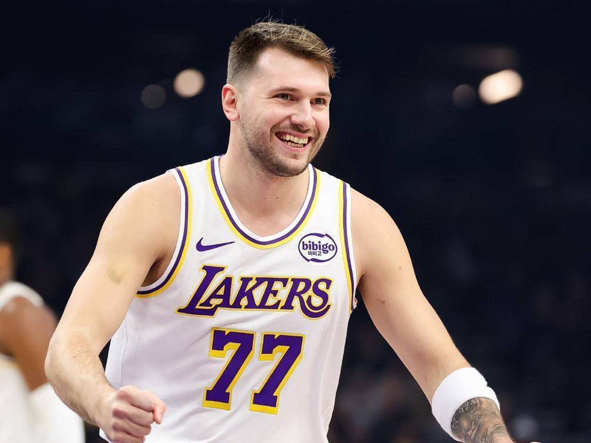 开云-包含东契奇连续五场比赛得分超过惊险取胜奥兰多魔术围绕全明星赛迎来里程碑,莱万多夫斯基在G2比赛中绝杀看傻球迷的词条